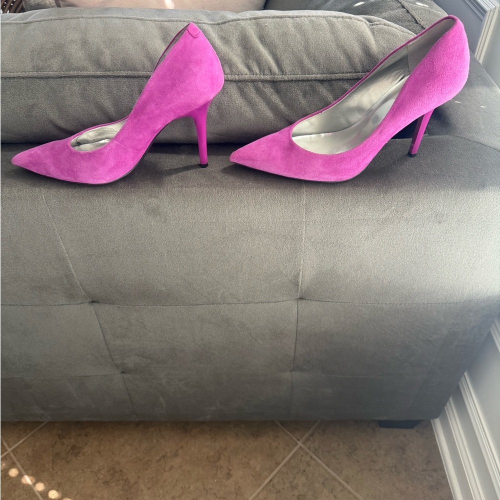 Guess Women's Vibrant Pink Heels - Picture 3 of 5